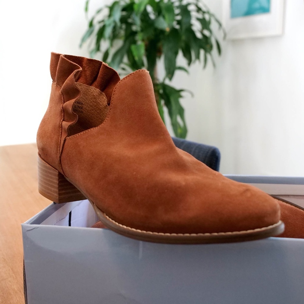 Seychelles Renowned Suede Flats, Cognac, 11 — NWT